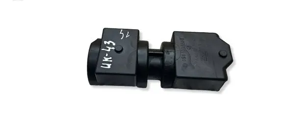 Audi TT Mk1 other engine part 058103555B