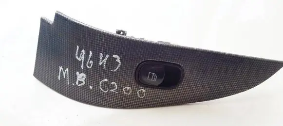 Mercedes-Benz C W203 Electric window control switch A2037271828