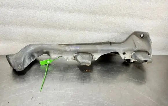 Renault Kangoo II Fender mounting bracket 8200381901