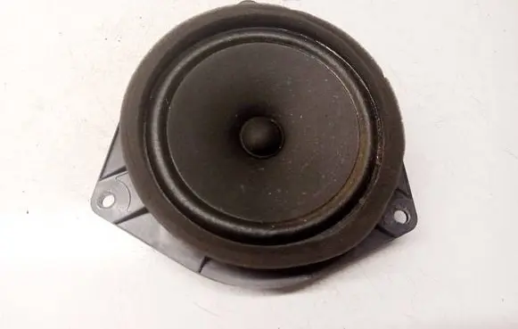 Toyota RAV 4 (XA30) Front door speaker 8616022A10