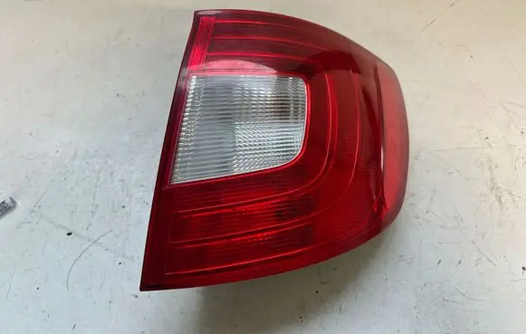 Skoda Superb B6 (3T) Rear/tail lights 3T9945096