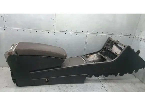 Volkswagen PASSAT B6 Center console 