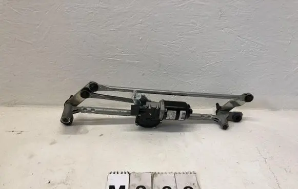 Audi A1 Front wiper linkage 82B955023