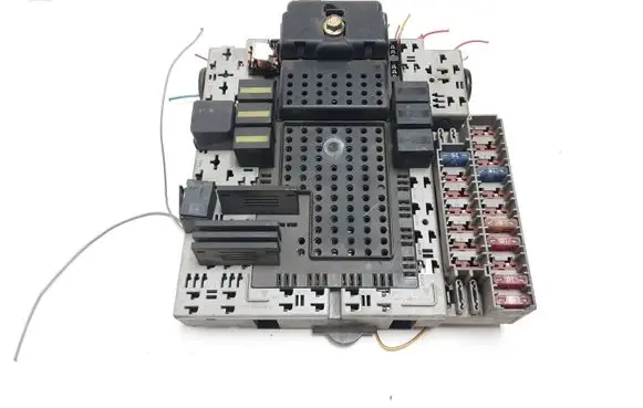 Volvo S60 Fuse module 8688153