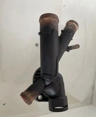 Volkswagen Touran II Engine coolant pipe/hose 03L121131AA