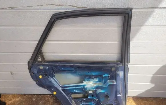 Volvo S40, V40 Rear door