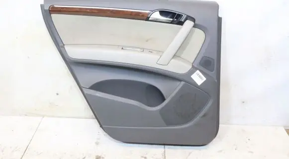 Audi Q7 4L Coupe rear side trim panel 4R0863981