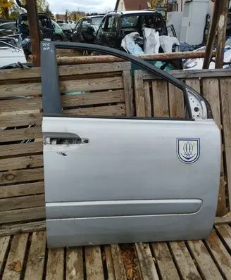 KIA Carnival Front door