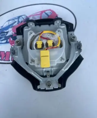 Mitsubishi Outlander Steering wheel airbag