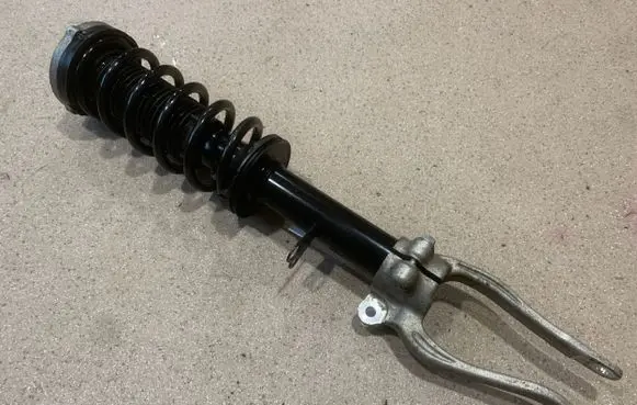 BMW 5 G30 G31 Front shock absorber/damper 6896361 6861199