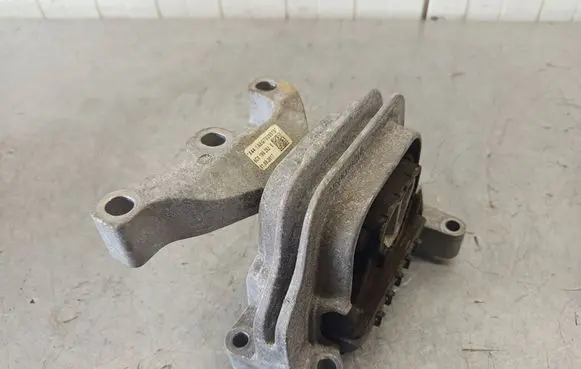 Skoda Fabia Mk3 (NJ) Engine mount bracket 6C0199262E 01092017