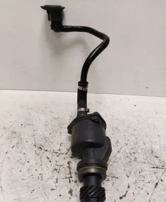 Volkswagen PASSAT B5 Vacuum pump 028207A