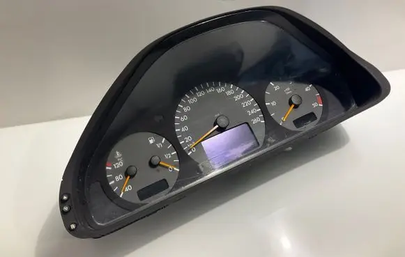 Mercedes-Benz E W210 Speedometer (instrument cluster) A2105407311 11008006326 2105407311