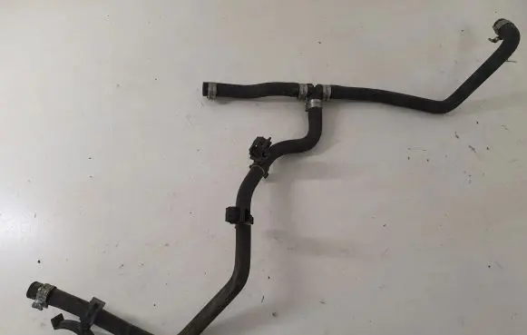 Iveco Daily 4th gen Engine coolant pipe/hose