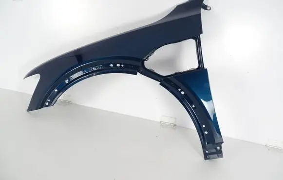 Audi e-tron Fender BL104