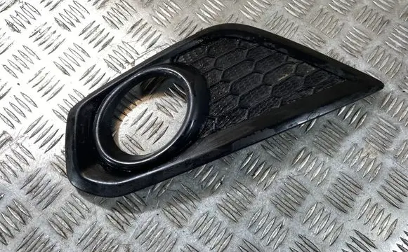 Volvo C30 Front fog light trim/grill 31298172