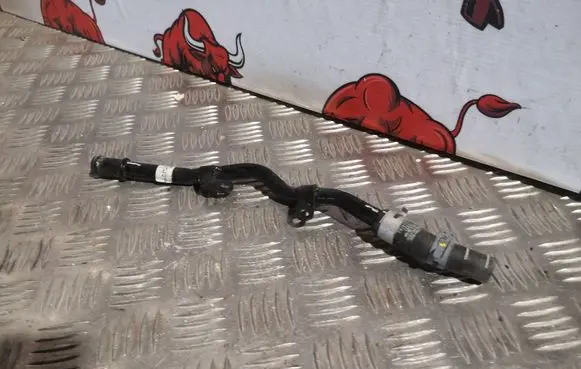 Audi A3 S3 8V Engine coolant pipe/hose 06K121085H