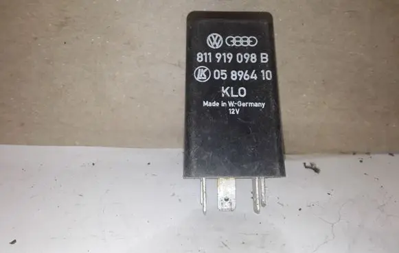 Volkswagen PASSAT B5 Other relay 811919098B