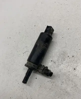 Volkswagen Touran I Headlight washer pump 3B7955681