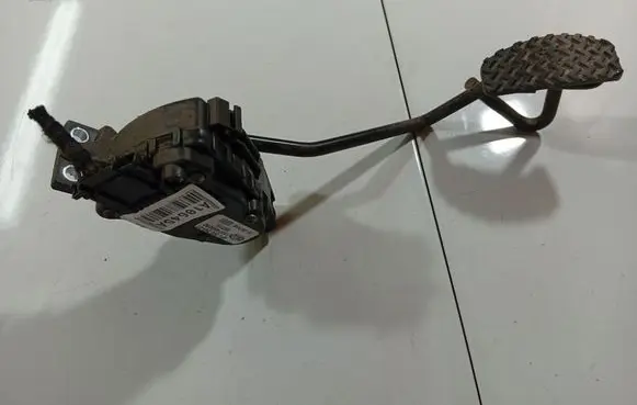 Peugeot Boxer Accelerator throttle pedal 6PV00824501