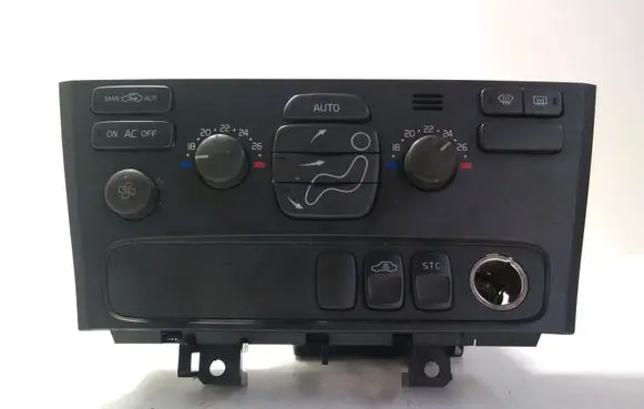 Volvo V70 Climate control unit 8682930