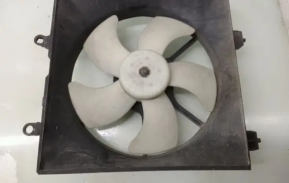 Honda Civic Electric radiator cooling fan 8219300