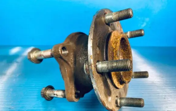 Mitsubishi Lancer X Rear wheel hub