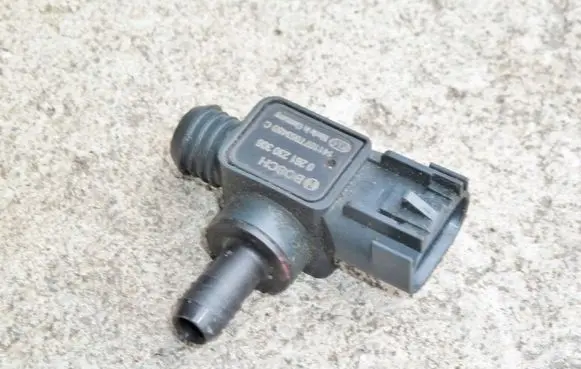 Suzuki Swift II Vacuum valve 0261230306