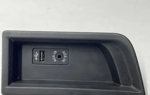 BMW 2 F22 F23 AUX in-socket connector 9207357 51169207357