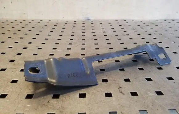 Citroen C4 Grand Picasso Fender mounting bracket 04EG