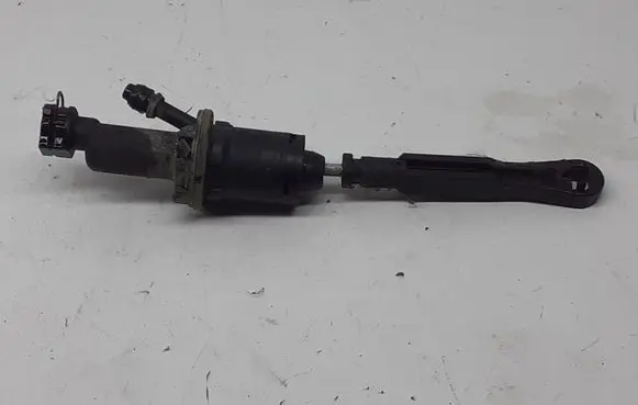 Clutch slave cylinder