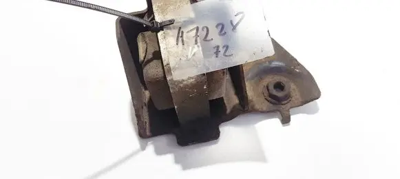 Toyota Avensis Verso Engine mount bracket