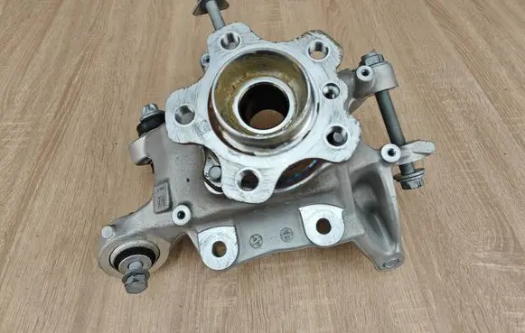 BMW 5 G30 G31 G38 Rear wheel hub 6866338