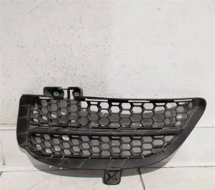 Volkswagen Touareg I Front bumper lower grill 7L6853665B