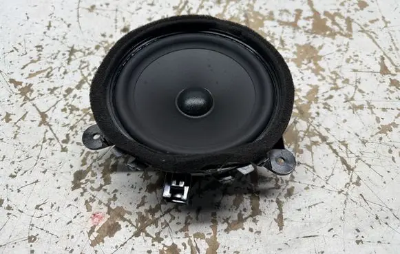 Volvo XC60 Rear door speaker 8676891