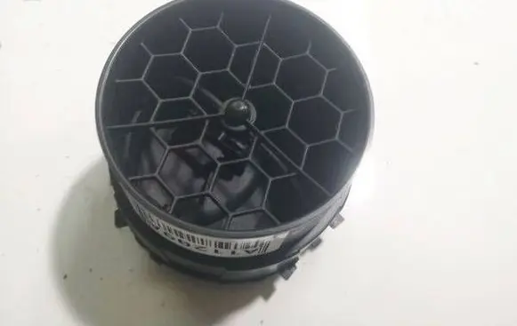 Toyota Yaris Dash center air vent grill 