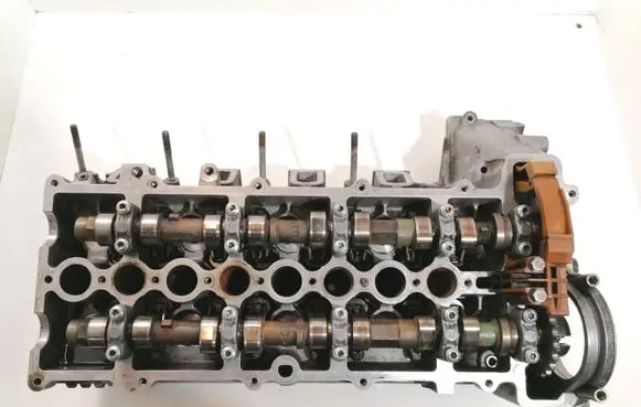 BMW 3 E46 Engine head 22466019