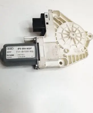 Rear door manual window regulator