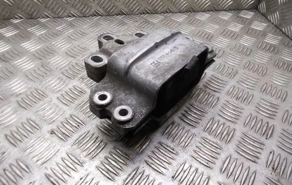 Volkswagen PASSAT B6 Engine mount bracket 3C0199555 3C0199555R
