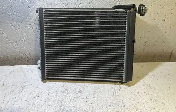 Toyota Yaris Air conditioning (A/C) radiator (interior) 