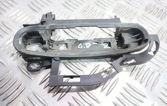 Rear door exterior handle/bracket