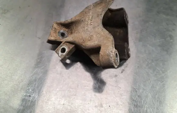 Audi A6 S6 C6 4F Engine mounting bracket 4F0199308AB