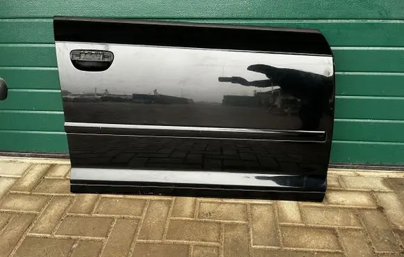 Audi A3 S3 A3 Sportback 8P Front door LY9B