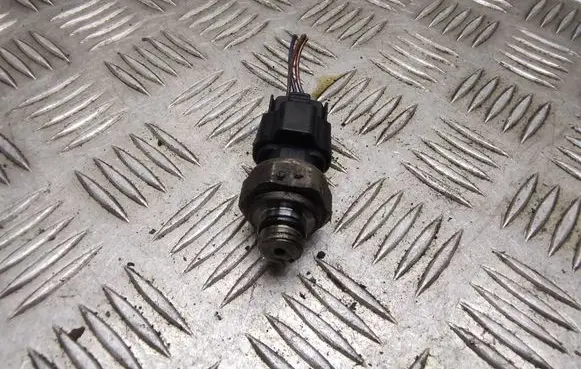 Fuel pressure sensor