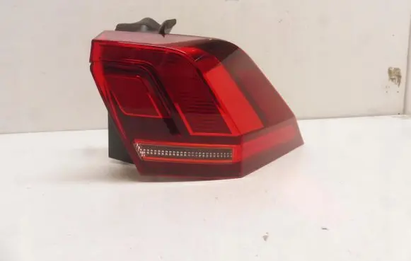 Volkswagen Tiguan Rear/tail lights 5NA945096D