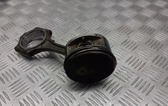 Dodge Caravan Piston with connecting rod