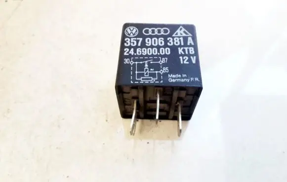 Volkswagen Golf III Other relay 357906381A