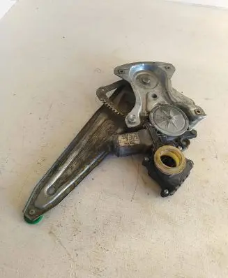 Toyota Auris E180 Front door window regulator with motor 8571002450b C085591