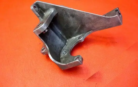 Subaru Forester SG Engine mounting bracket