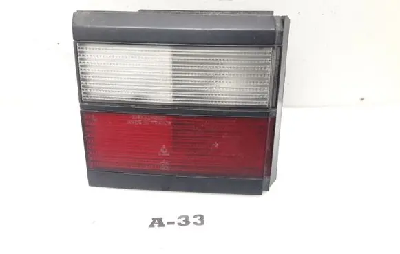 Volkswagen PASSAT B3 Tailgate rear/tail lights 333945107